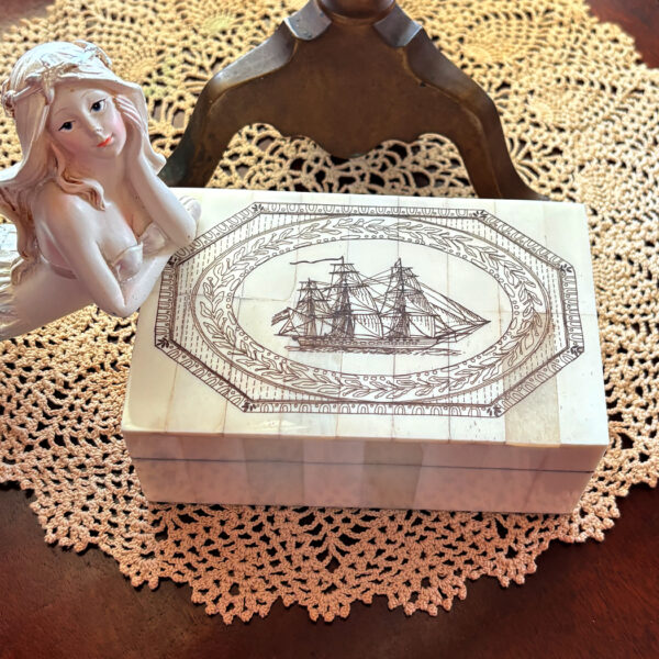 Scrimshaw/Horn & Bone Boxes Nautical 5-1/4″ American Frigate Sailing Ship Scrimshaw Bone Box