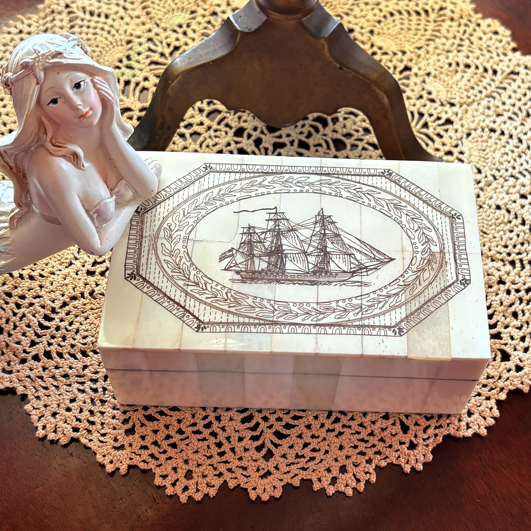 Scrimshaw/Horn & Bone Boxes Nautical 5-1/4″ American Frigate Sailing Ship Scrimshaw Bone Box