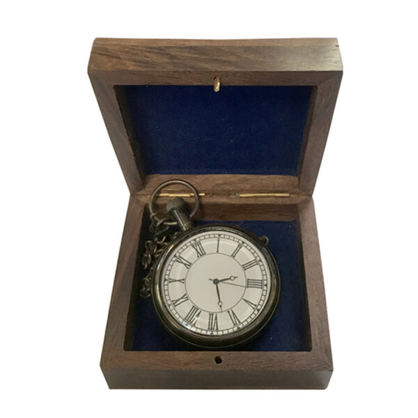 Decor Antiqued Brass Pocket Watch with 3-1/4″ Wooden Box- Antique Vintage Style. Pull knob on watch up to stop watch from running. Back panel can be screwed off to replace battery.