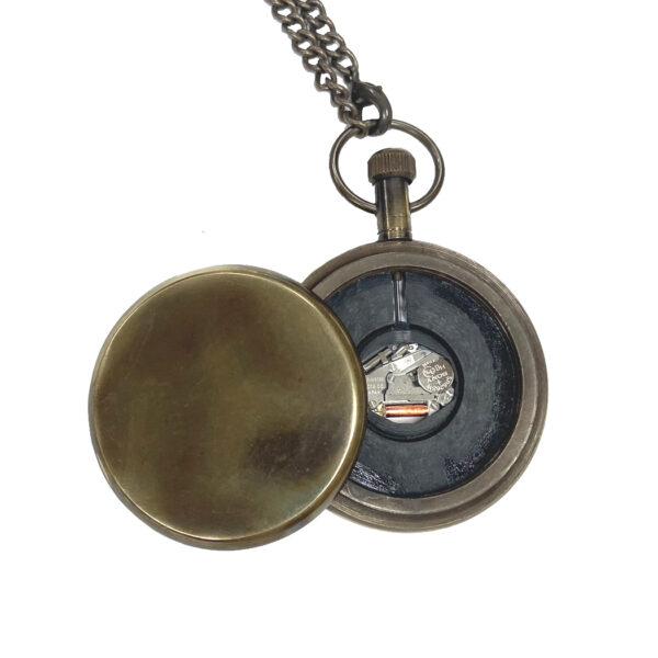 Decor Antiqued Brass Pocket Watch with 3-1/4″ Wooden Box- Antique Vintage Style. Pull knob on watch up to stop watch from running. Back panel can be screwed off to replace battery.