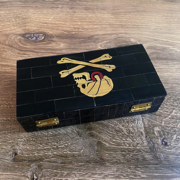 Scrimshaw/Horn & Bone Boxes Pirate 6-1/4″ Pirate Henry Every Flag Black Horn Box