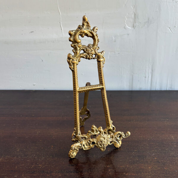 Decor Early American 9″ Vintage Style Brass Easel Stand