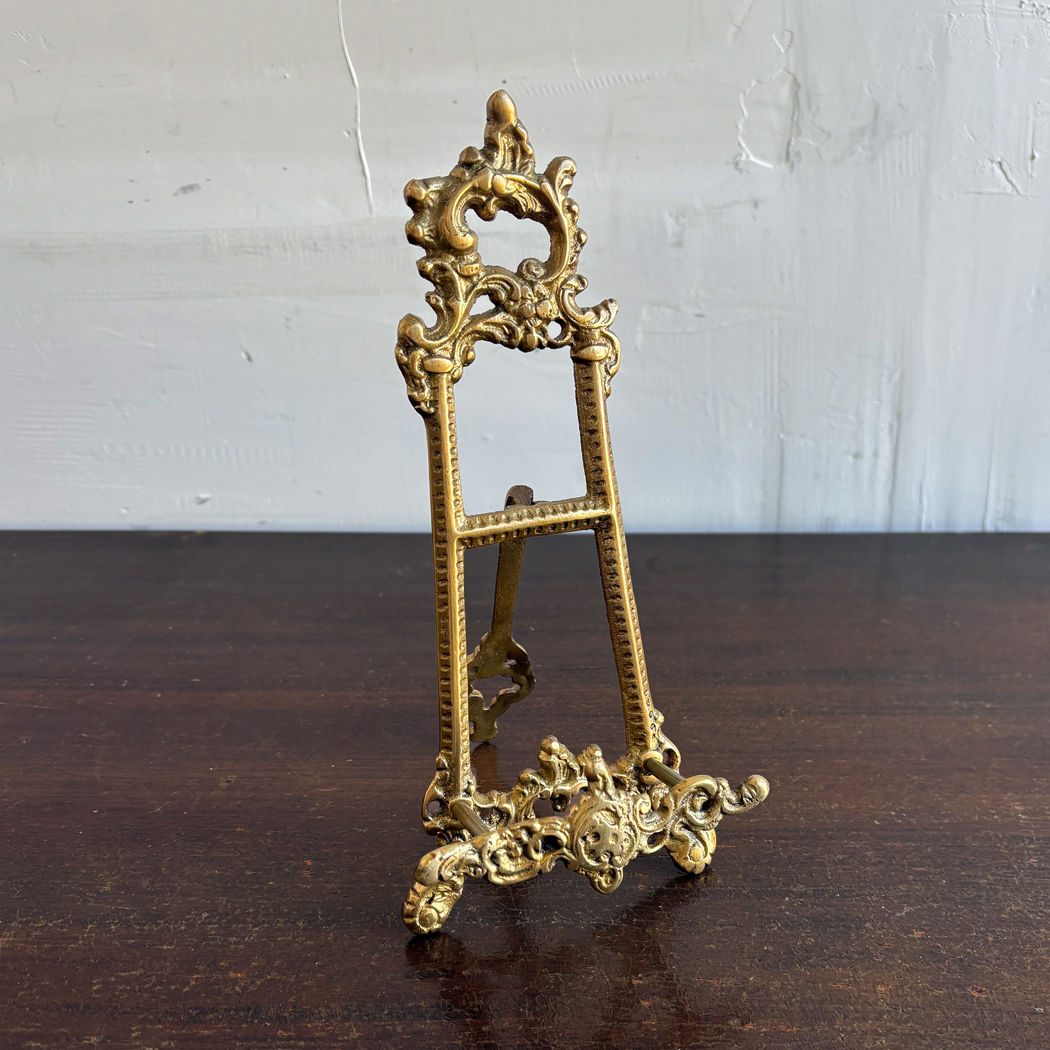 Decor Early American 9″ Vintage Style Brass Easel Sta ...