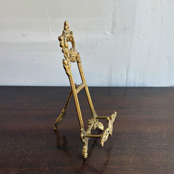 Decor Early American 9″ Vintage Style Brass Easel Stand