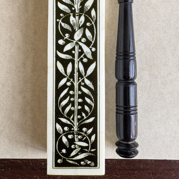 Pens/Ink Supplies Nautical Leaf and Berry Bone Pen Box with Black Horn Nib Pen, Vintage Style Desk Decor