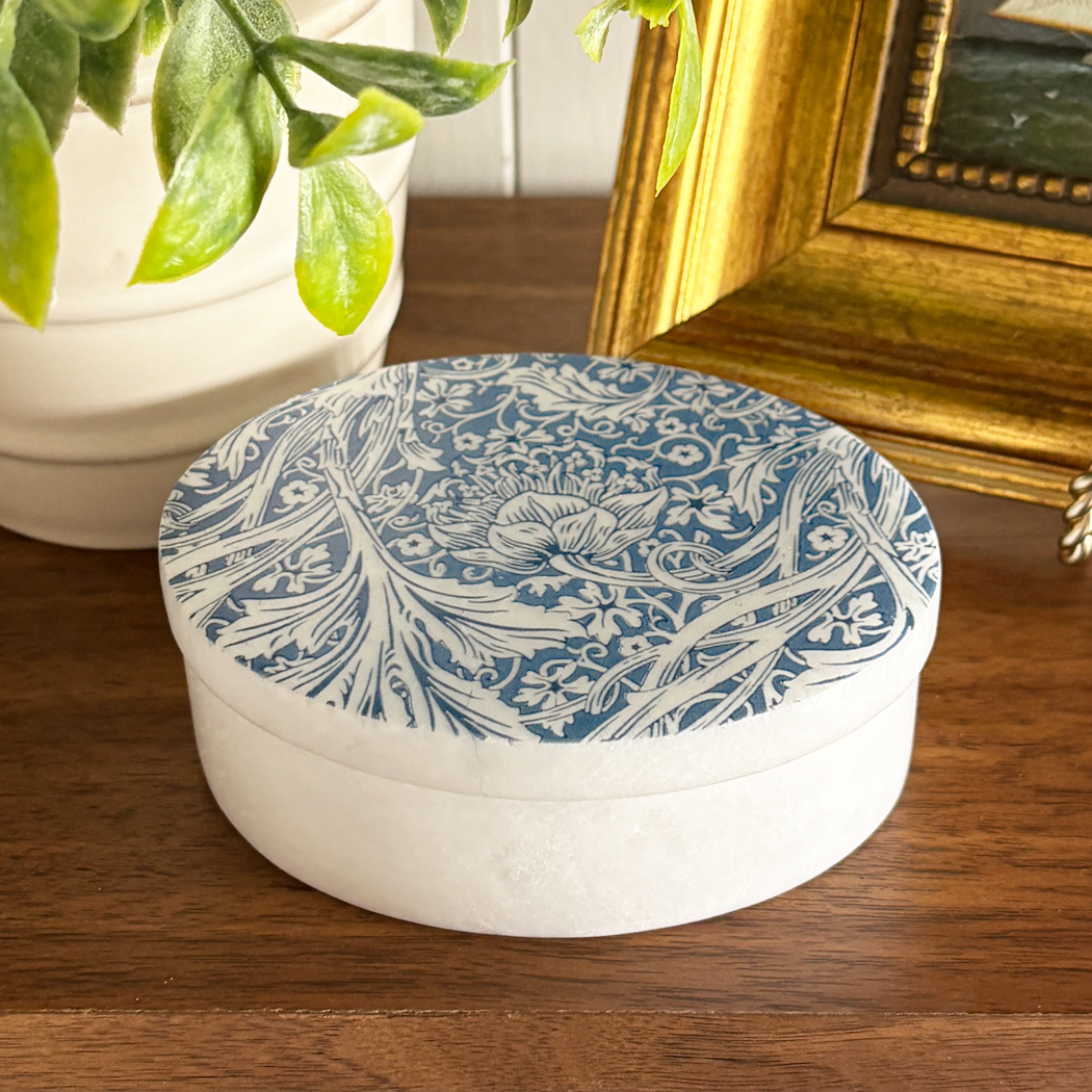 Decorative Boxes Botanical/Zoological William Morris Blue Arcadia White Oval…